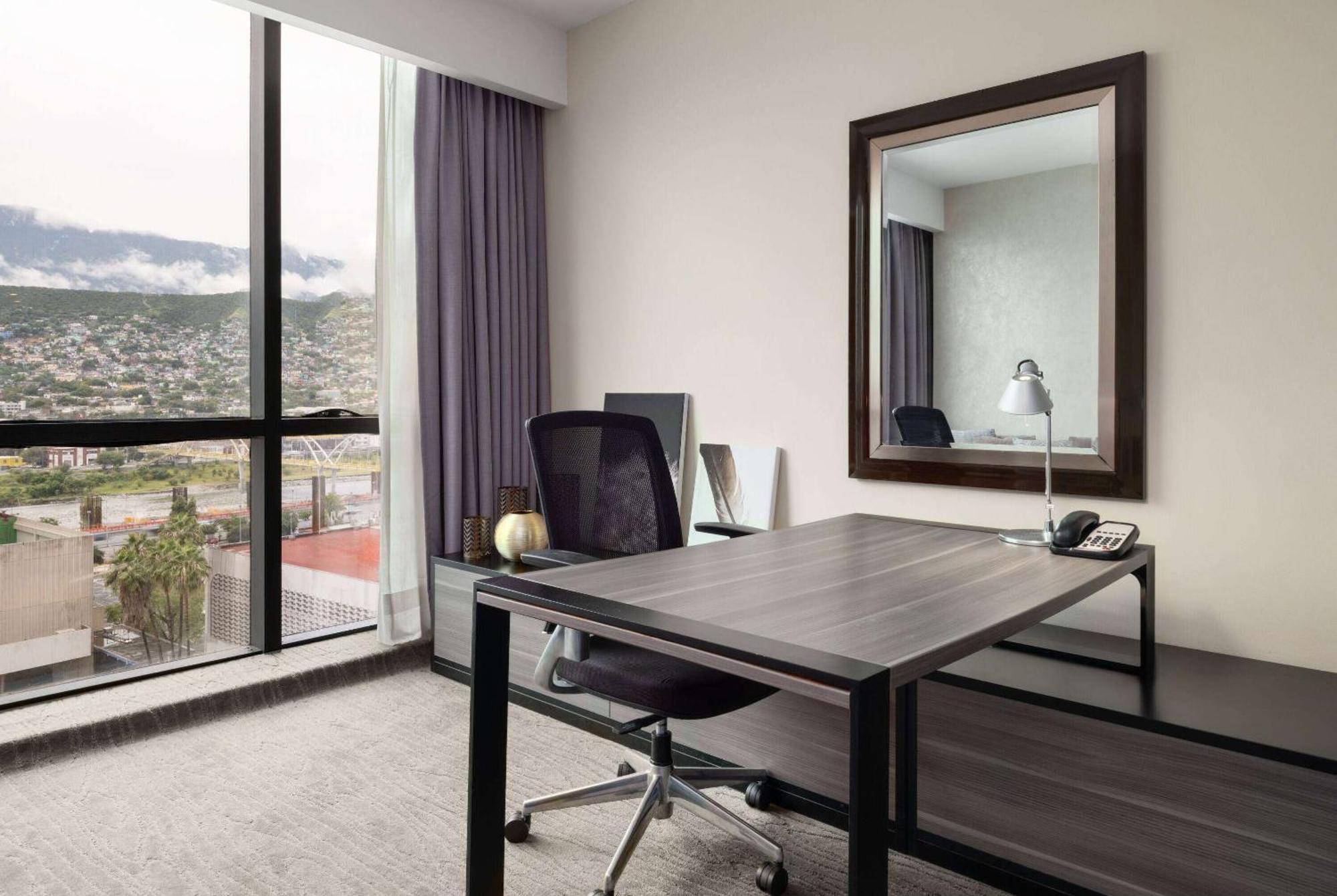 Hotel Wyndham Monterrey Ambassador Centro Esterno foto