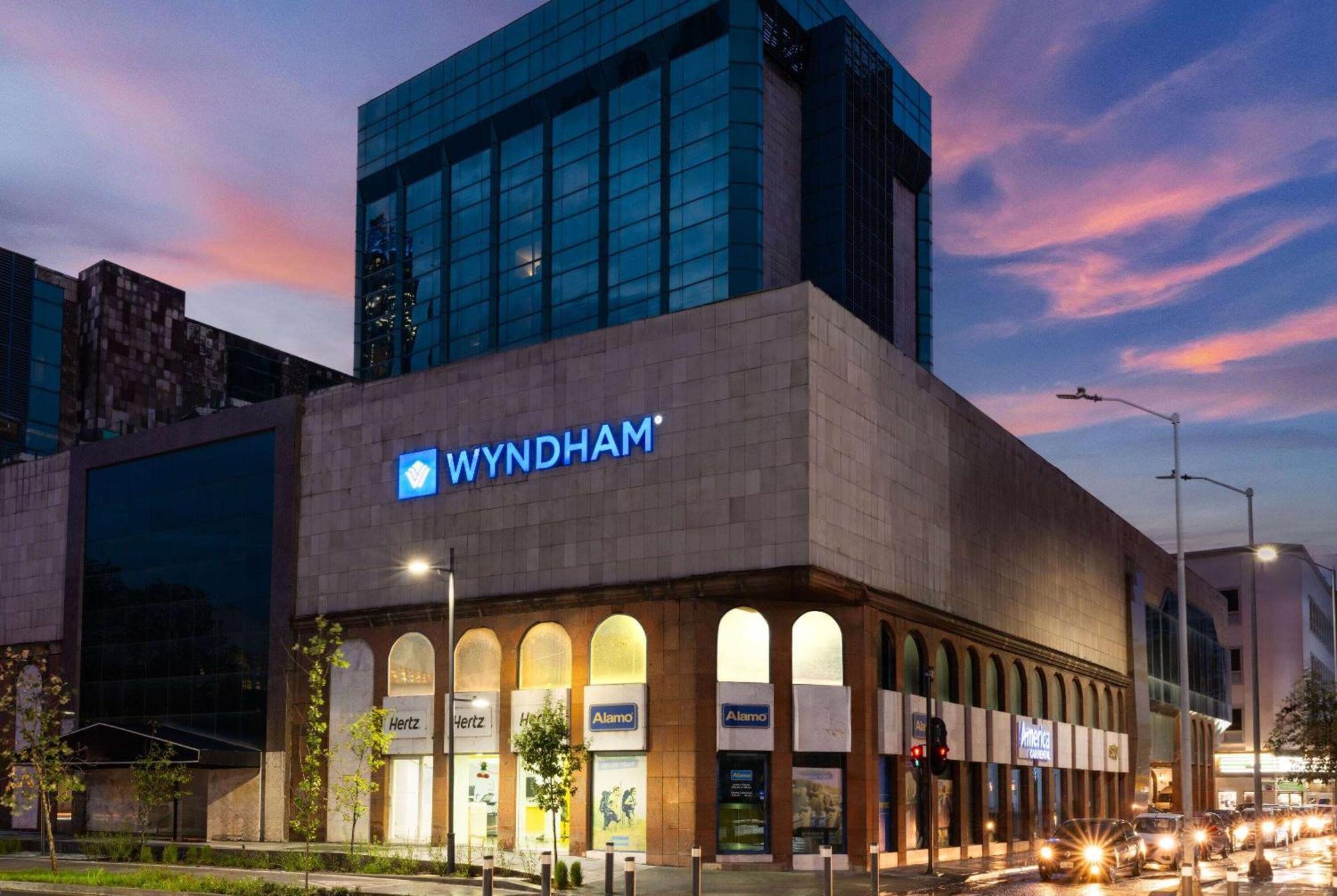 Hotel Wyndham Monterrey Ambassador Centro Esterno foto